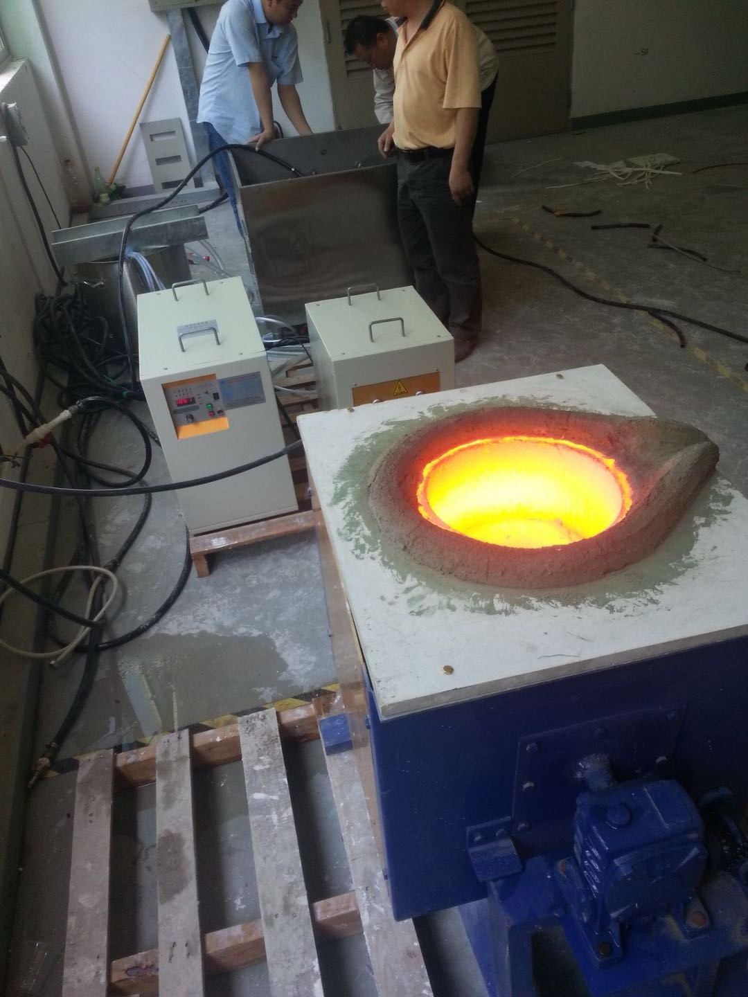 Portable big capacity 500kg iron gold ore induction meltiing furnace for sale