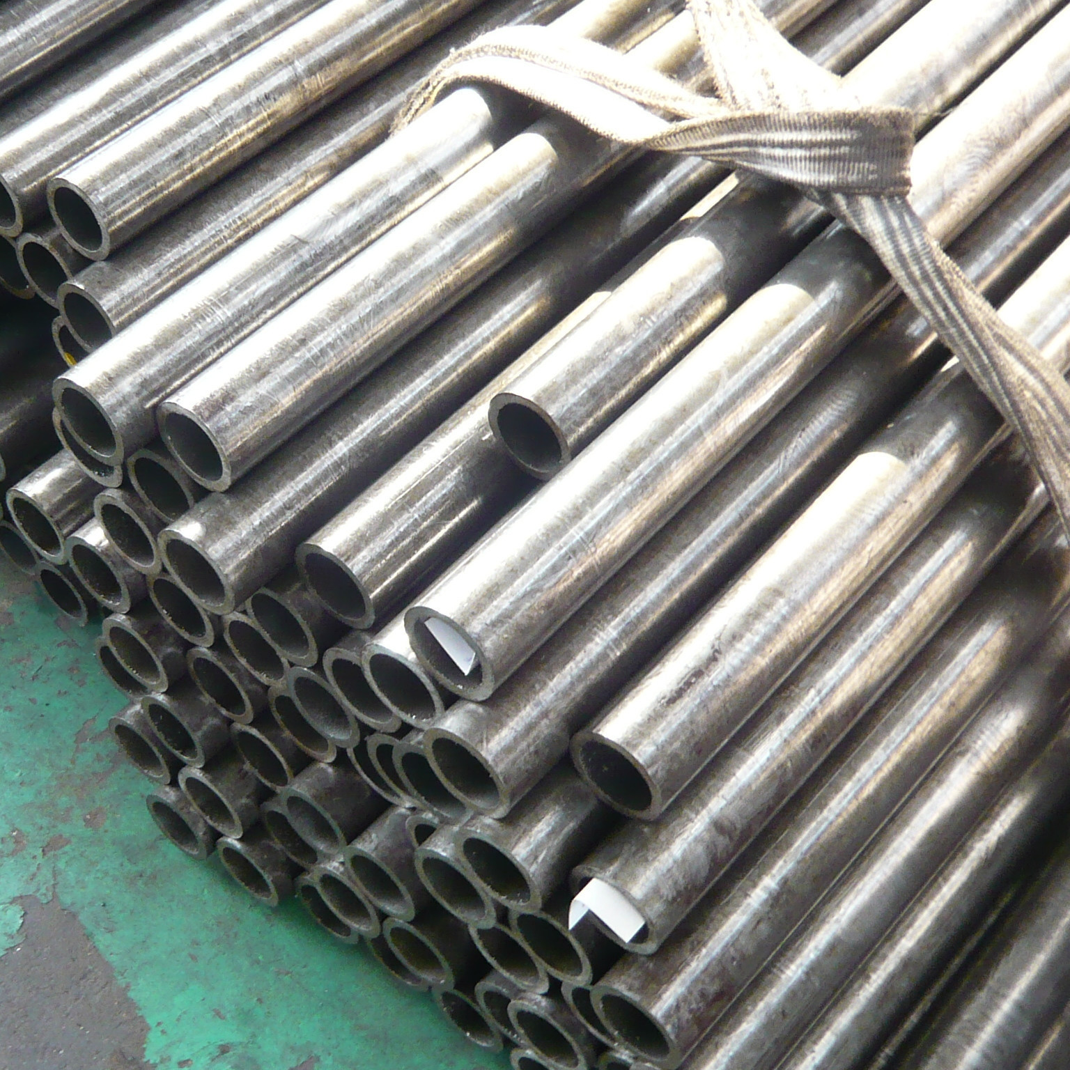 ASTM A106B  carbon seamless steel  pipe ST52 Cold rolled precision steel tubing st35 cold rolled steel tubes