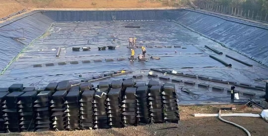 HDPE geomembrane anti-leakage breeding plastic film water storage film slope protection landfill pond liner