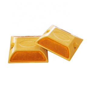 Road Safety Used Plastic Reflector Cat Eye Road Stud For Sale