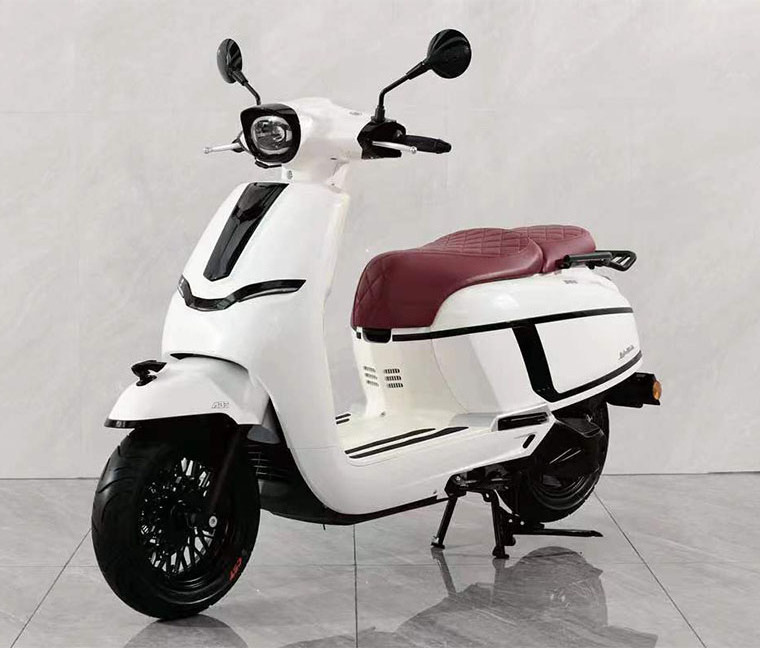 Cheap Price High Quality 150 Cc Yamaha Design Adult Gas Powered Moped Gasoline Scooter Racing Motorcycle