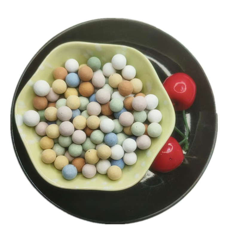 Manufacturers sell colored ceramsite balls for hydroponics and succulents.