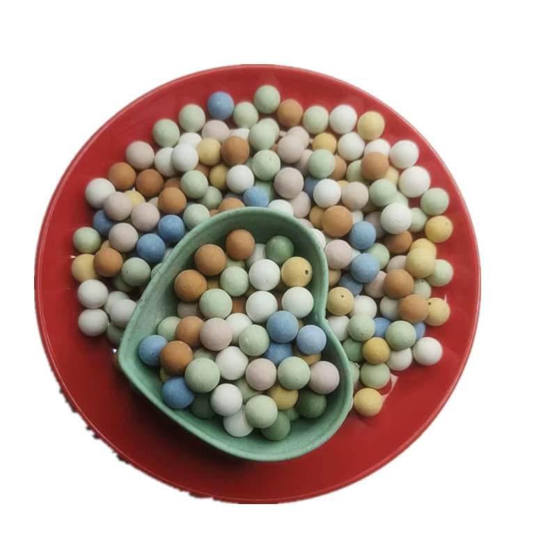 Manufacturers sell colored ceramsite balls for hydroponics and succulents.