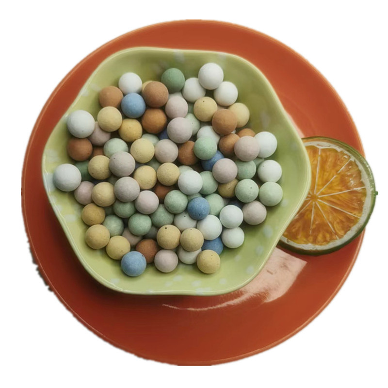 Manufacturers sell colored ceramsite balls for hydroponics and succulents.