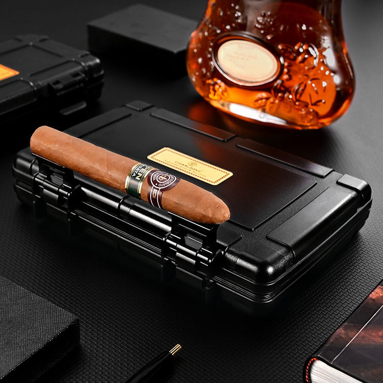 CIGARLOONG Cigar moisturizer box lightweight travel portable design, lined with cedar wood cigar box