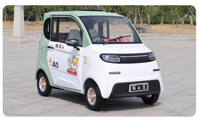 Household Good Look Four Seats mini Electric New Energy Vehicles 3 wheeler for Adults