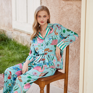 Custom silk-like pajamas wholesale custom women's sleepwear suit V-neck printed cozy women's clothing Loungewear