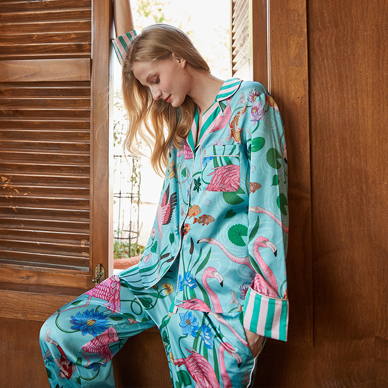 Custom silk-like pajamas wholesale custom women's sleepwear suit V-neck printed cozy women's clothing Loungewear