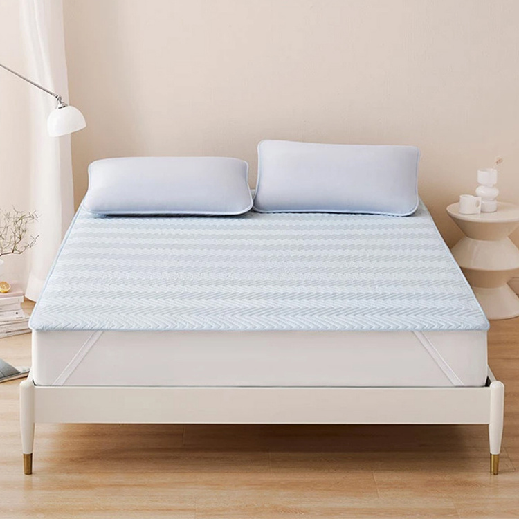 Wholesale Sustainable Anti-Bacteria Bed King Size Korean Foam Mattress Pad Sofa Quilted Bed Mattress Pad