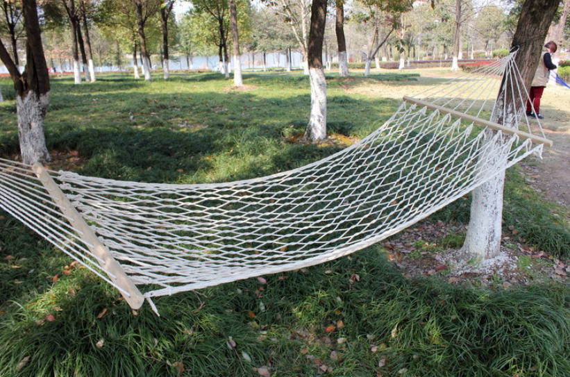 Modern Cotton Boho Woven Rope Swing Hammock Hand-wooven Wood Mesh for Bedroom Portable Outdoor Yard Garden Camping Park Use