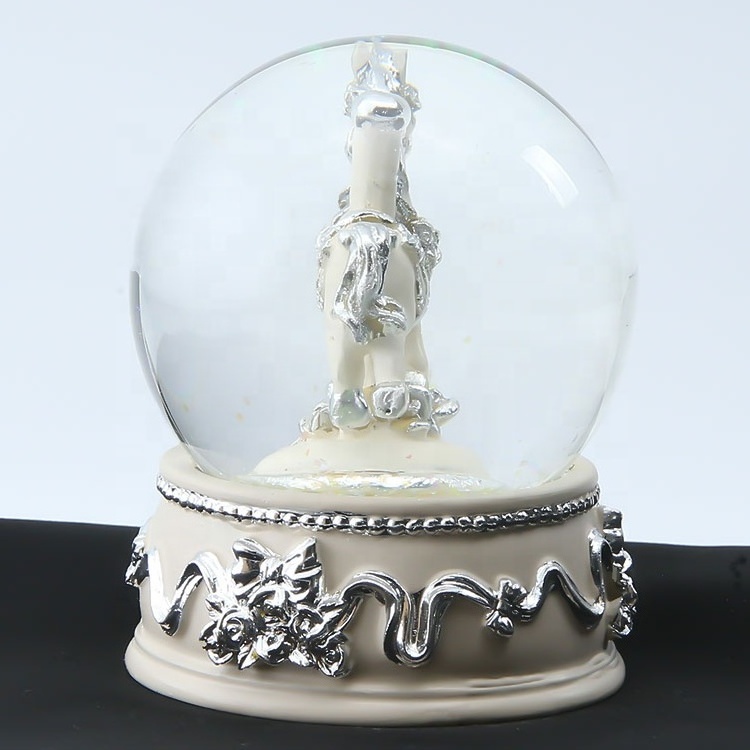 Fashionable Style Carousel Automatic Snow Globes With Custom Music For Xmas Gifts