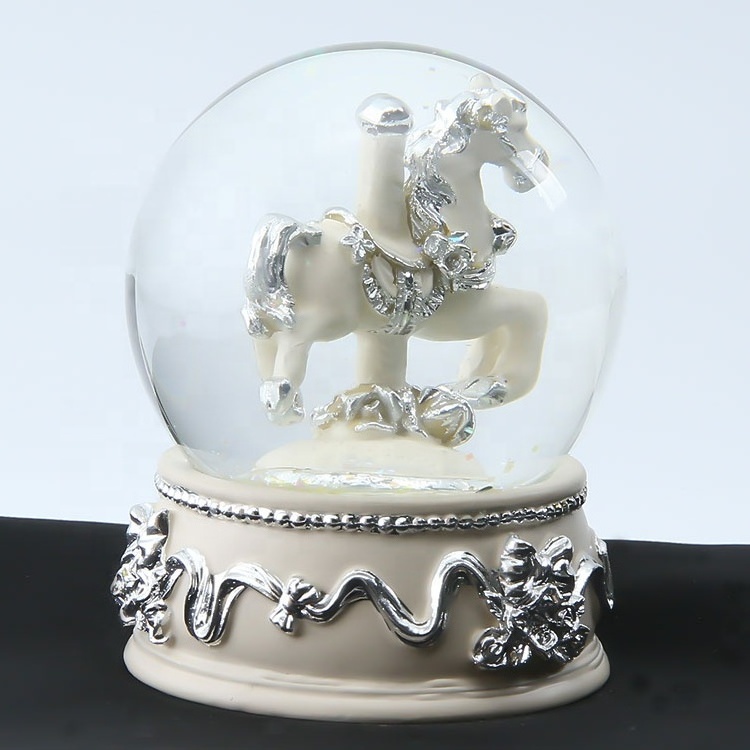 Fashionable Style Carousel Automatic Snow Globes With Custom Music For Xmas Gifts