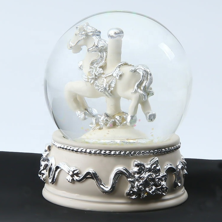 Fashionable Style Carousel Automatic Snow Globes With Custom Music For Xmas Gifts