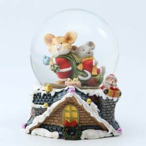 OEM ODM Cute Resin Gift Snow Globe  Christmas Animals With Light For Christmas Gifts