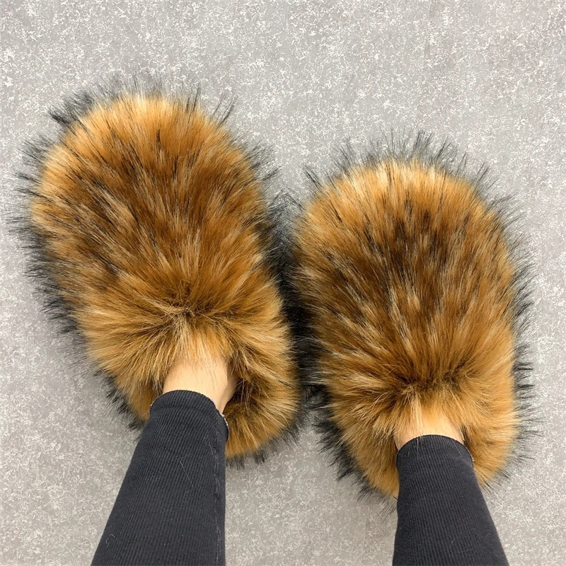 Luxury Fur Slippers Women Open Toe Raccoon Fur Slides Woman Shoes Women Flat Half Slippers Woo Spikes