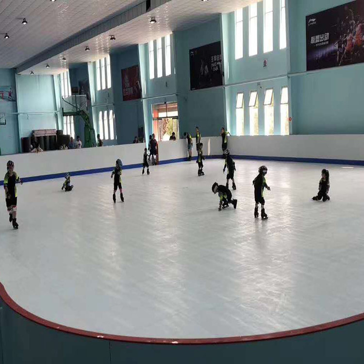 Mobile UHMWPE Simulated ice skating rink fence HDPE synthetic ice hockey rink