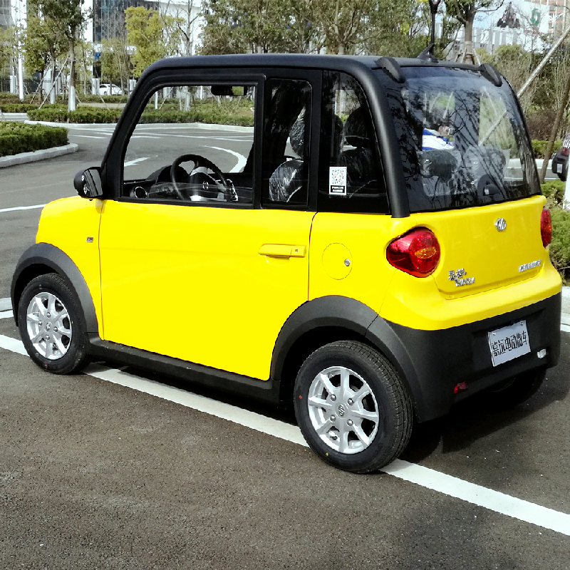 Left hand drive golf cart with 4 seats 3 doors adult use with battery