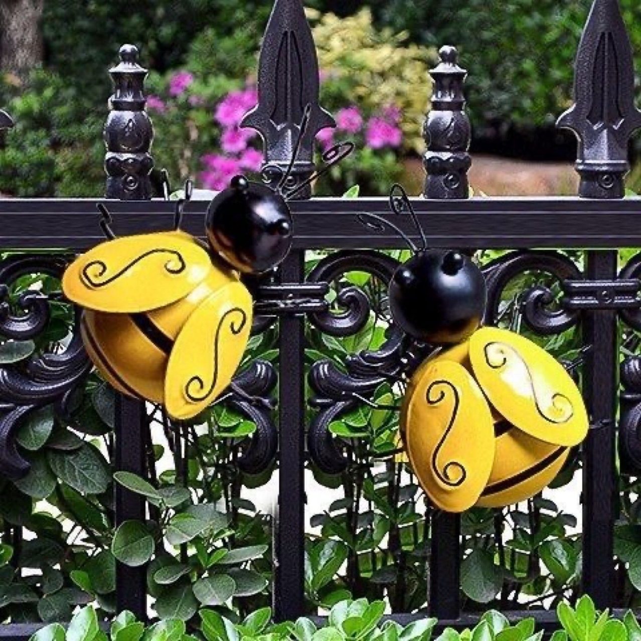 Metal Wall Art, Metal Bumble Bee Wall Decor, 3D Iron Bee Art Sculpture Hanging Wall Decor For Outdoor Home Garden