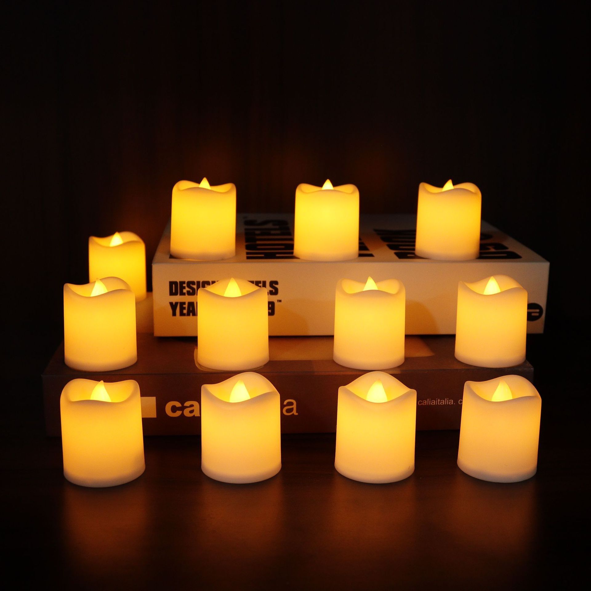 Wholesale Wed Home Deco Multi Light CR2032 Battery Inside Flicker Plastic Wickless Votite Warm Yellow LED Tealight Candle