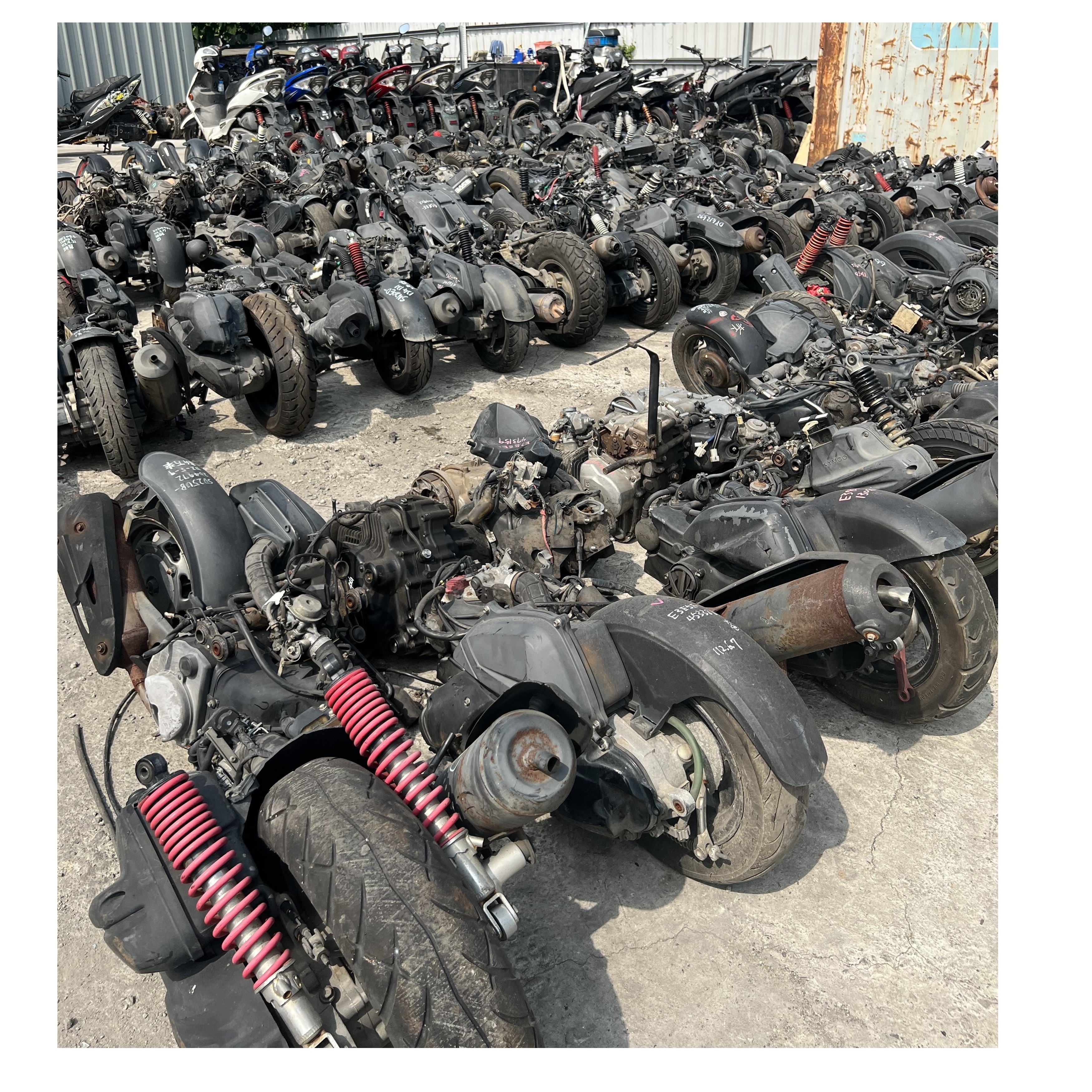 used motorcycles 100/125/150cc used yamaha/SYM/Kymco scooter  &  engine   fromTaiwan