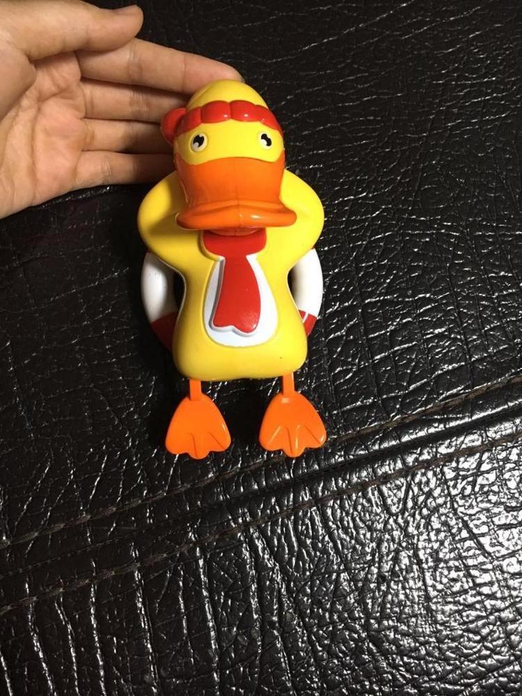 Wind up toy duck for baby bath toys play in water