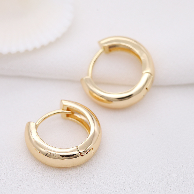 Factory Jewelry Wholesale Simple Design Round Shape 14K Gold Plated Thick Initial Huggie Hoop Earrings