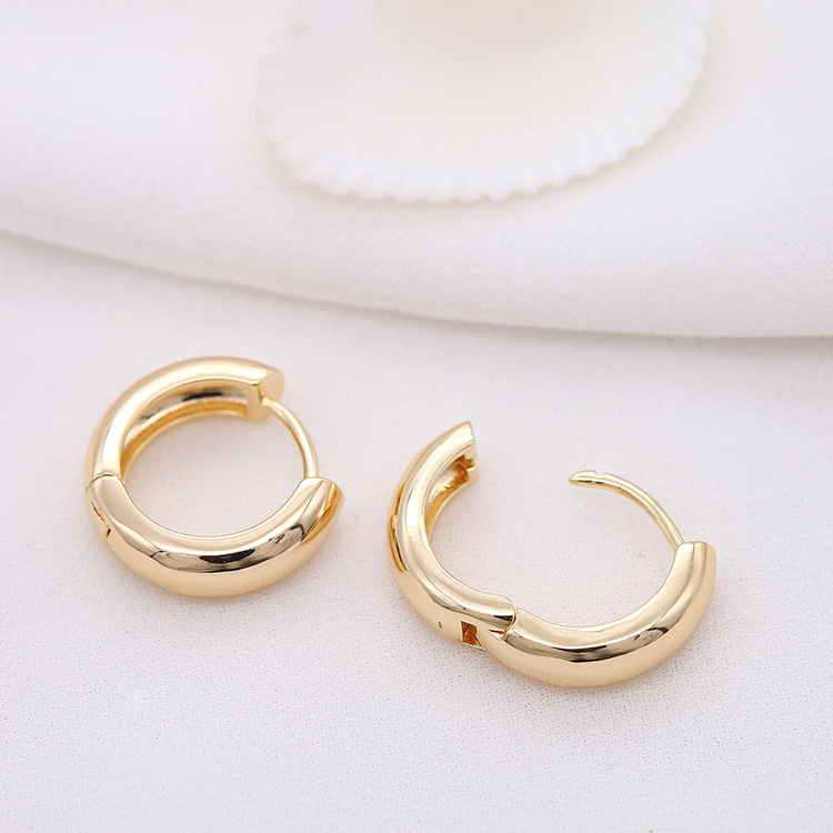 Factory Jewelry Wholesale Simple Design Round Shape 14K Gold Plated Thick Initial Huggie Hoop Earrings