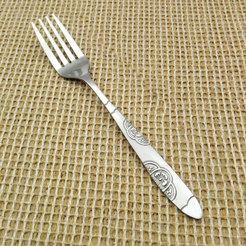 Wholesale Cutlery In Promotion Cheap Metal Chinese Carved Spoon Stainless Steel Spoon And Fork