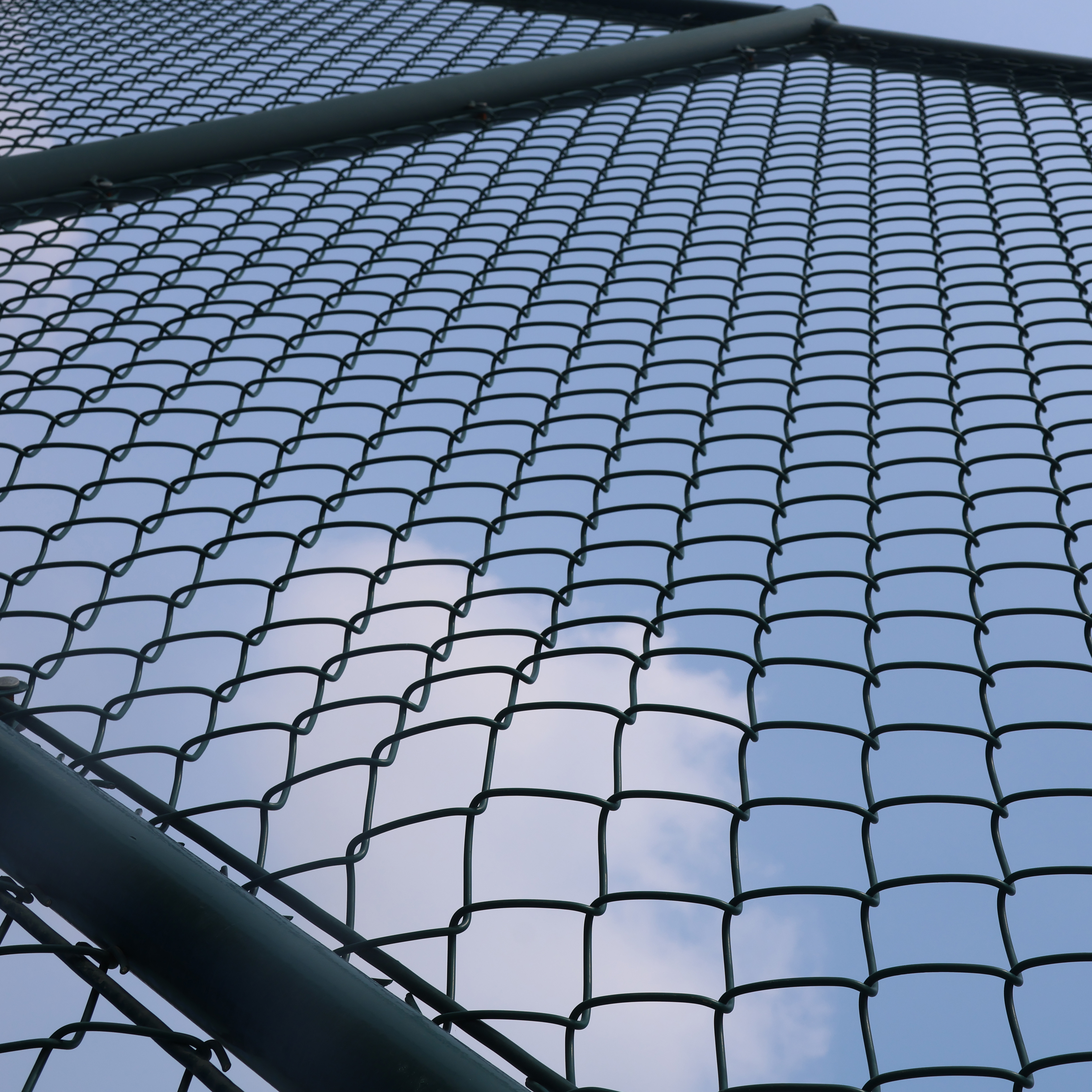 Hot Dip Galvanized Wire Mesh 6ft 4ft 4 foot Cyclone Wire Fence Price Philippines 50ft 100 ft Roll Chain Link Fence 8 Feet Tall