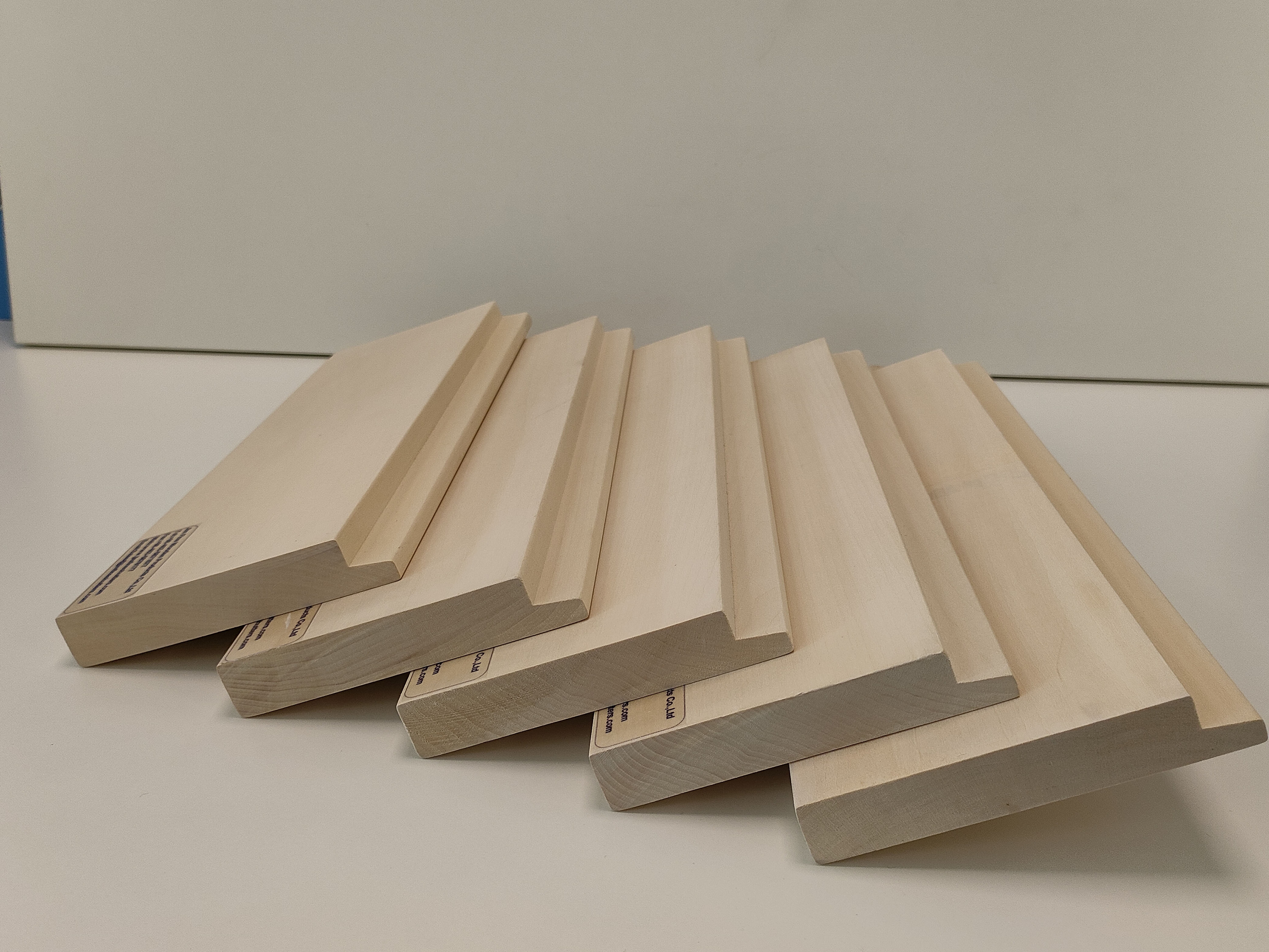 China Manufacturer Basswood Window blades and Blinds Plantation shutter components Rails