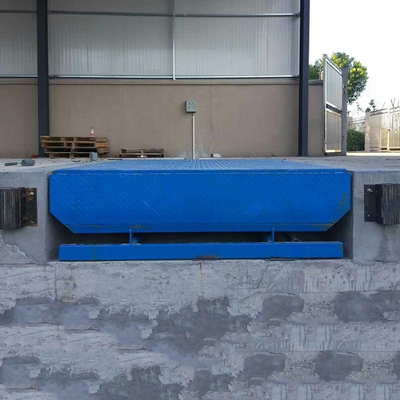 New Automatic Dock Ramp Forklift Loading Mobile Manual Dock Leveler Operation Hold Assembly Hydraulic Forklift Yard Ramp Motor