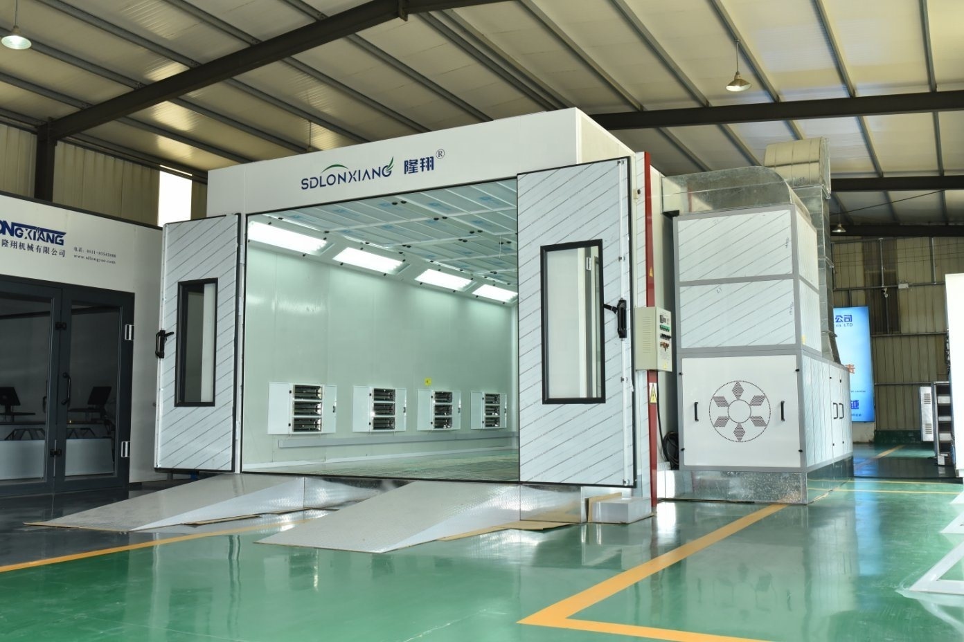 Automotive spray booths used/auto workshop equipment/car painting oven