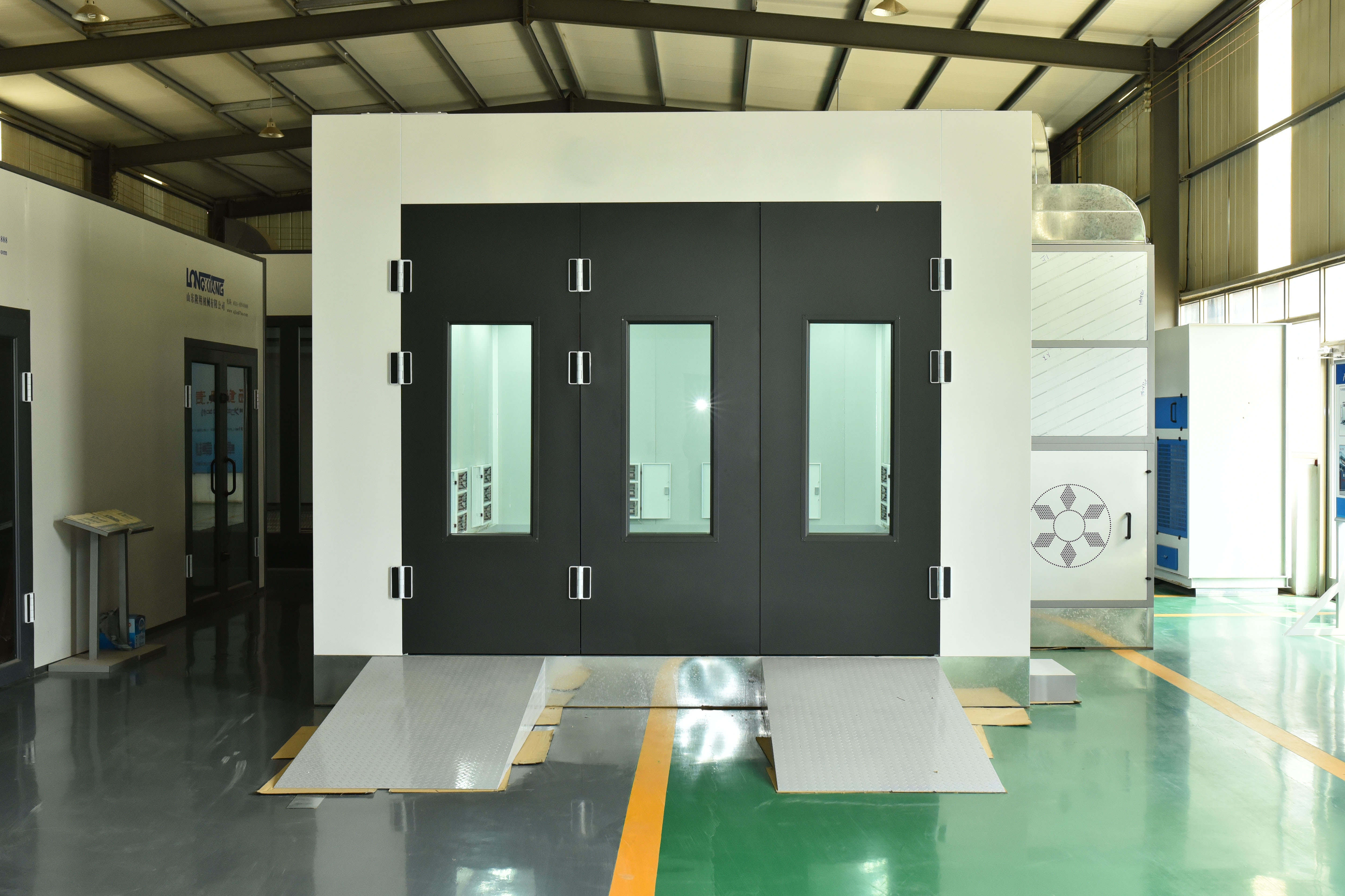 Factory Hot Selling Side Downdraft Painting Equipment Spray Room Paint Cabinet Tanning Booth Painting Oven for Car