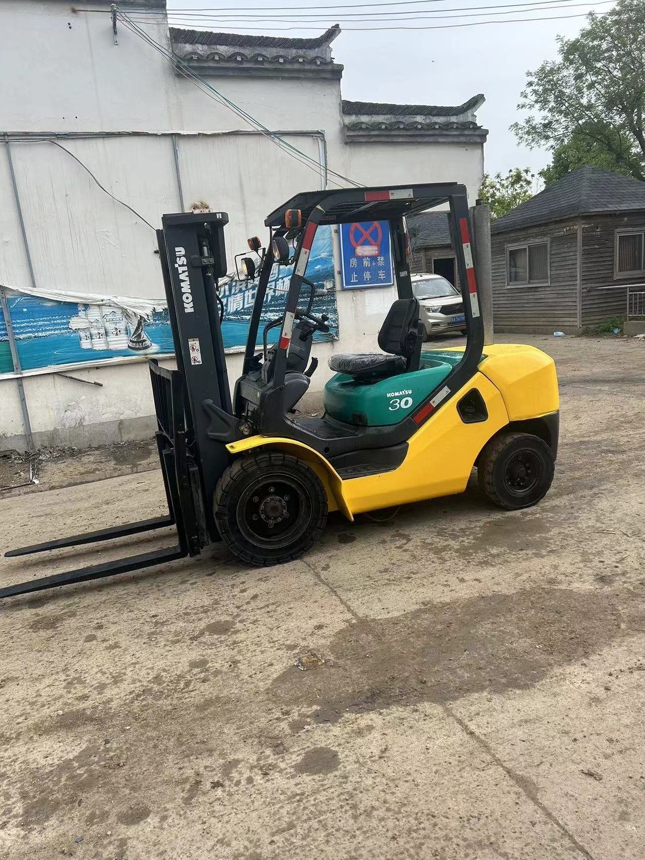 Hot Sale Second Hand Forklift For Used Toyota / TCM / Mitsubishi / Komatsu / Nissan / Hyster / Hyundai / Heli