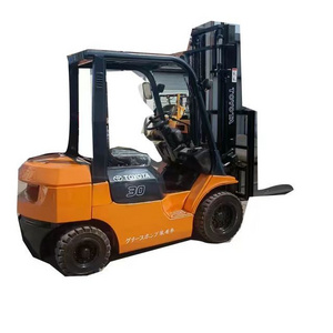 Toyota 30 used forklift mini mechanical equipment 3 tons forklift sold at a low price