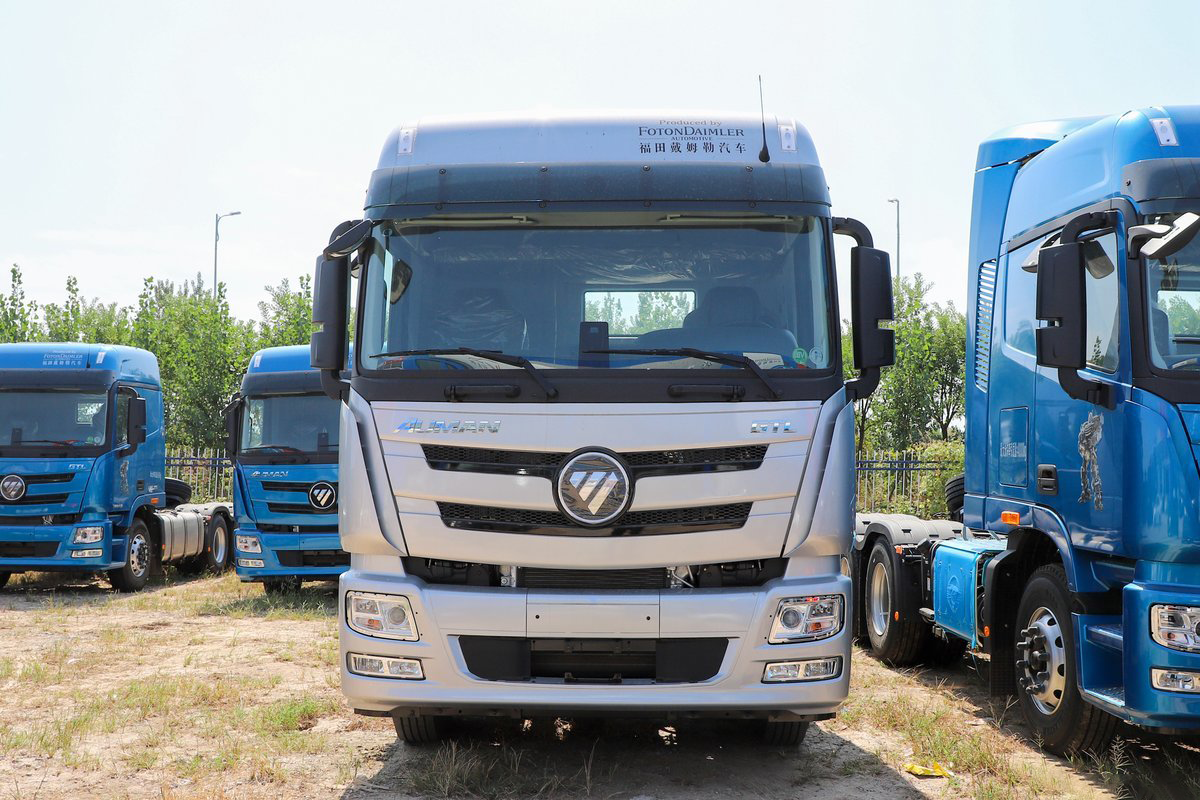 Foton Auman GTL Road tractor 6x4 430hp 470hp Used Tractor Head Truck for Sale in Haskstein and Russia