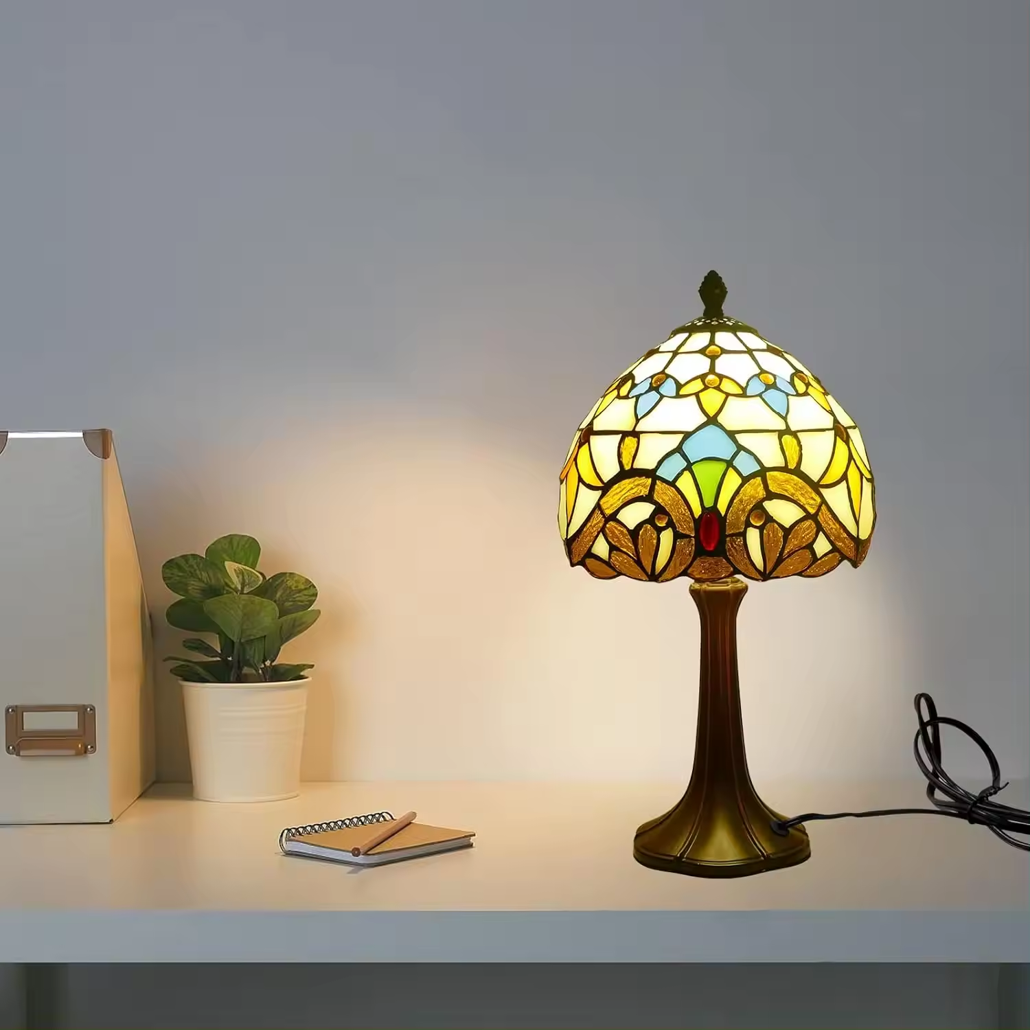 Tiffany Beige Baroque Vintage Bedside Table Lamp Night Light Stained Glass Antique Art Craft Gifts Vintage Reading Lamp