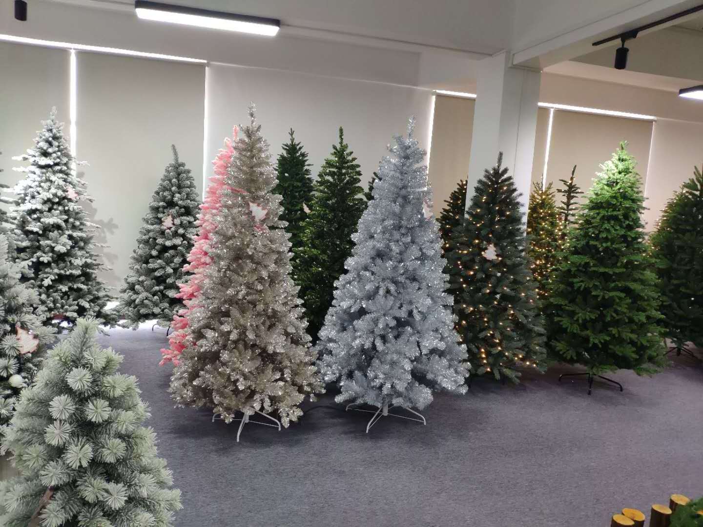 Good Price Of New Design Christmas Tree Wholesale Snowing Christmas Tree   Tree For  Decoration