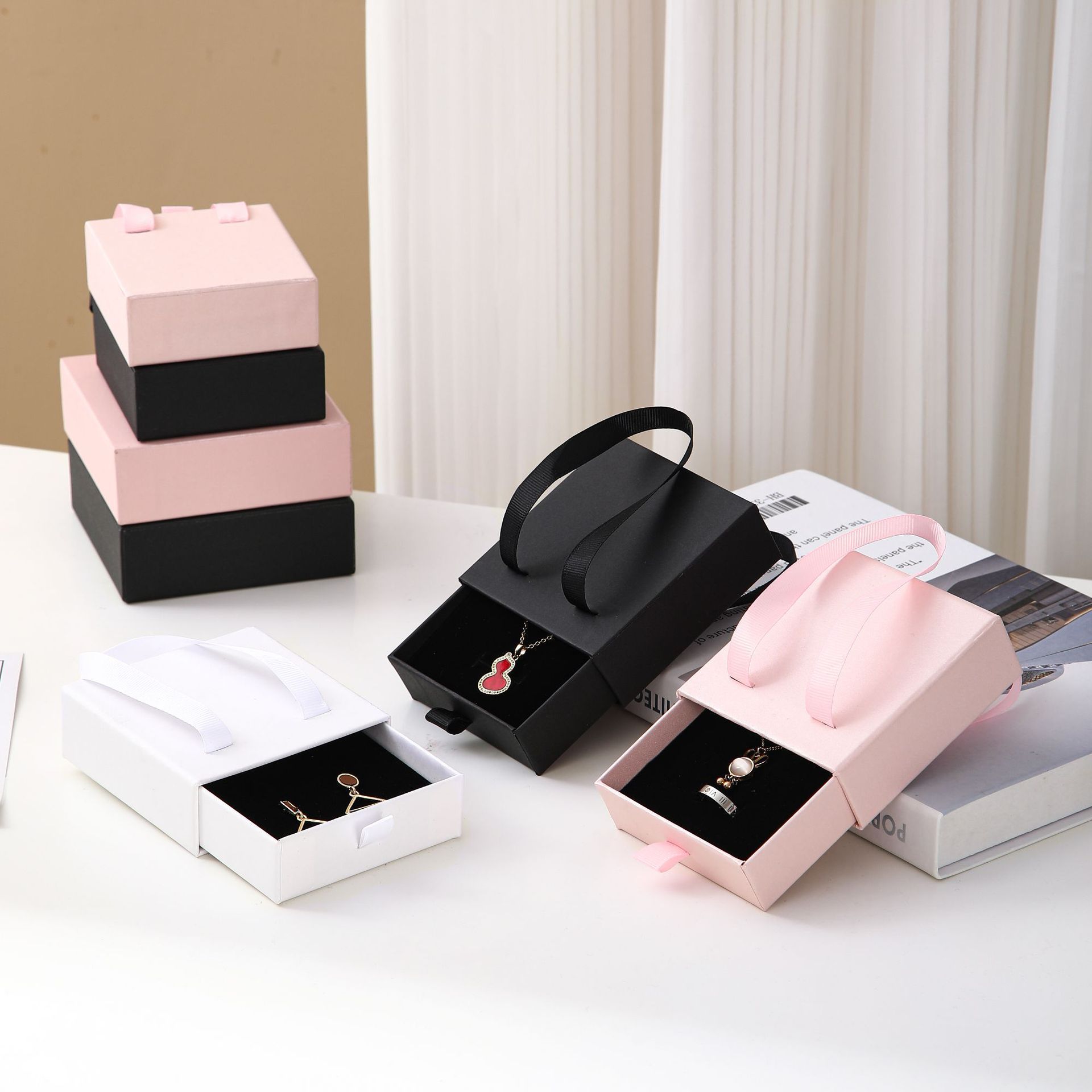 Box Custom Logo White Pink Black Jewellery Box Packaging Necklace Ring Earring Bracelet Set Jewelry Gift Leather Paper Box