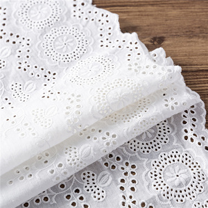 2023 Cheap High Quality Wholesale Stock 130CM Cotton Eyelet Lace Trim Cotton Border Lace Fabrics For Women Dress