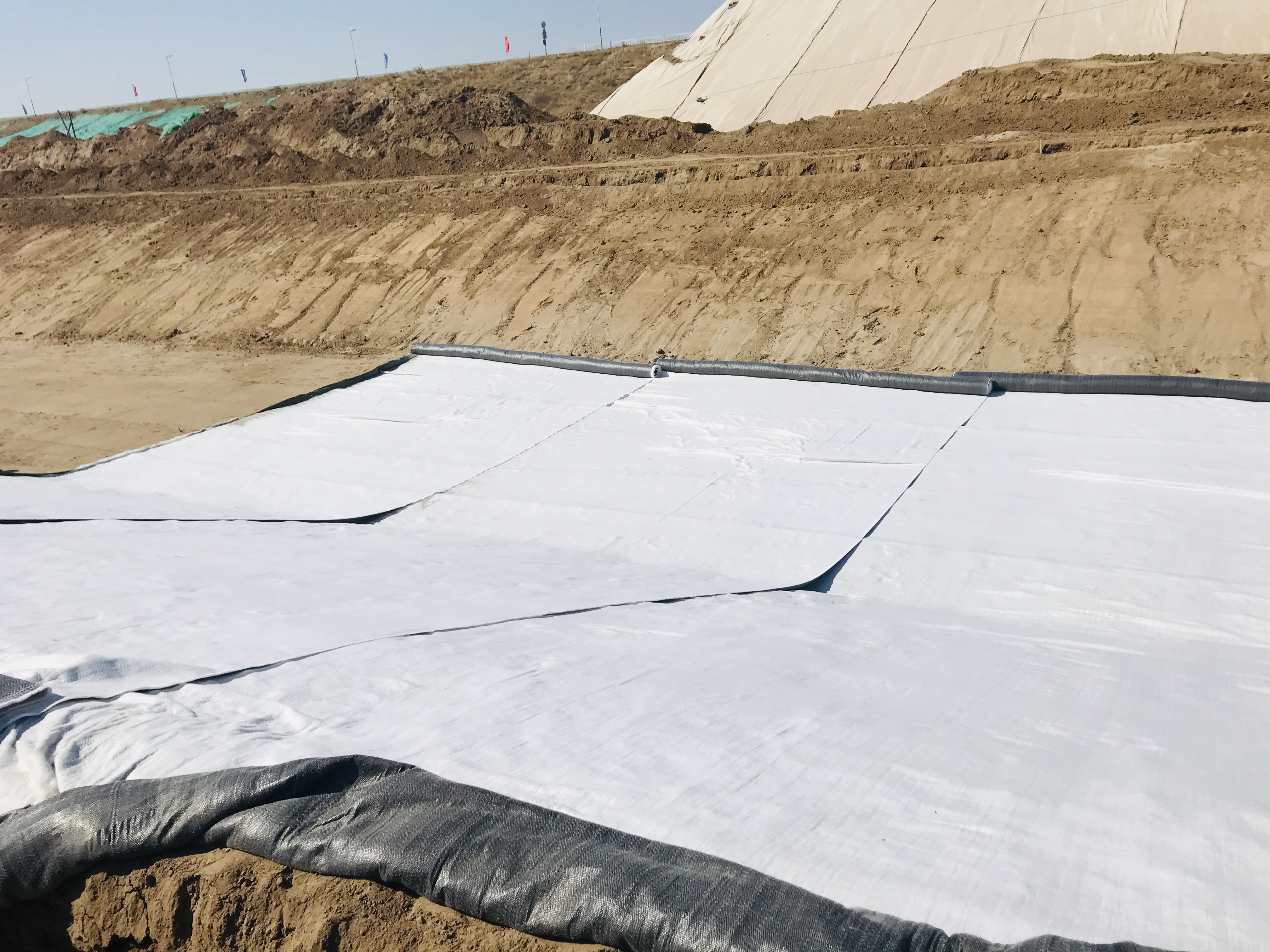 Simple overlap seams clay liner price for landfill sealing and anti-seepage walls