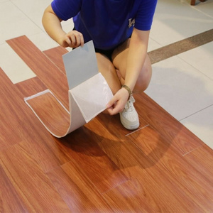 New Design Self Adhesive Tiles Peel and Sticker Plastic Self Adhesive Flooring Luxury Vinyl Plank Flooring