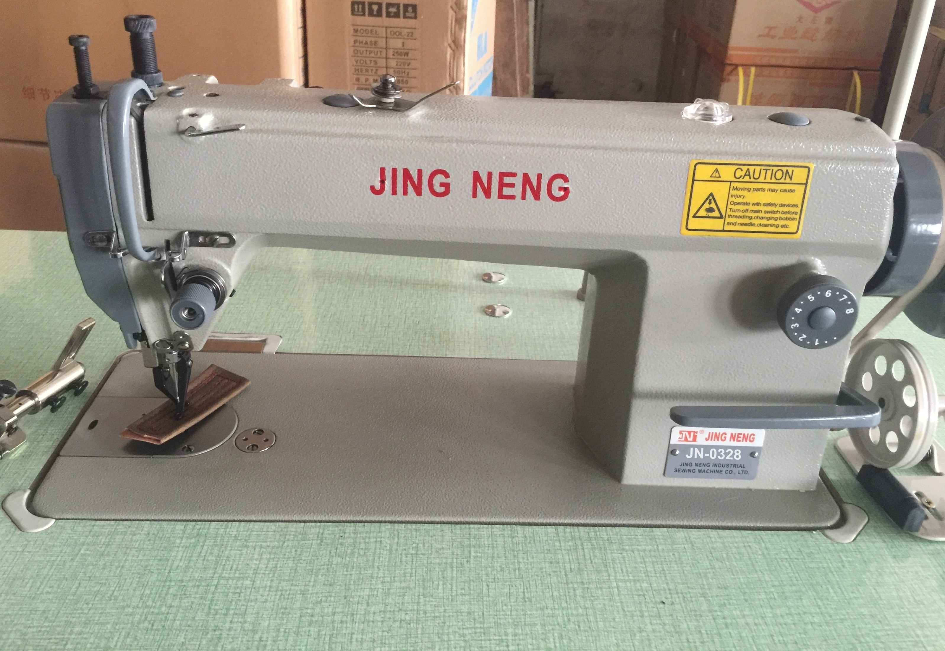 Walking Foot Flat Bed Quilting Sewing Machine Single Needle Heavy Duty Lockstitch Industrial Sewing Machine