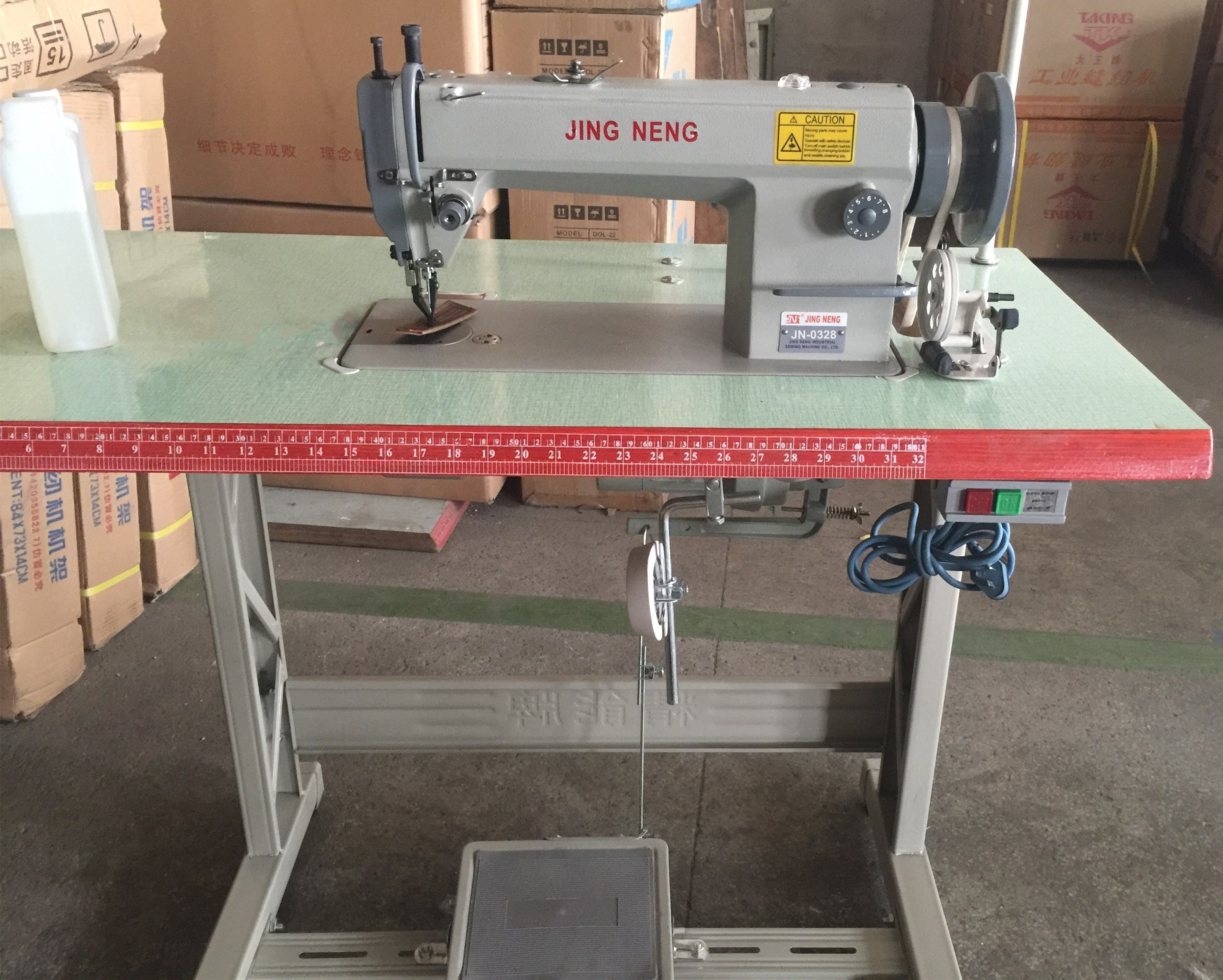 Walking Foot Flat Bed Quilting Sewing Machine Single Needle Heavy Duty Lockstitch Industrial Sewing Machine