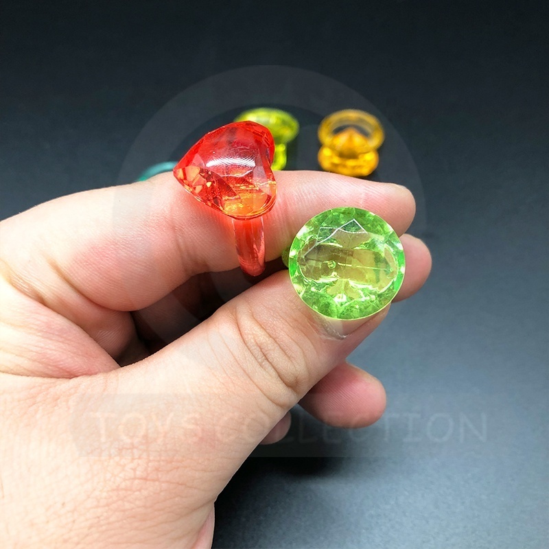 Cheap 28 32mm 1 Inch Capsule Toy Wholesale Crystal Diamond Finger Rings Gachapon Ring Jewelry Plastic Ring Small Toys For Kids