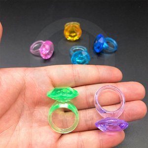 32mm Small Cheap Toys Gachapon Acrylic Animal Figures Crystal Jewelry Plastic Finger Ring Toy For Vending Capsules