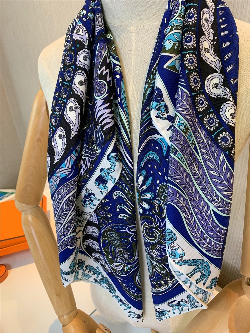 Unique Designer Chinese Style Fashion Women's Twill Scarf Silk Bandana Scarf