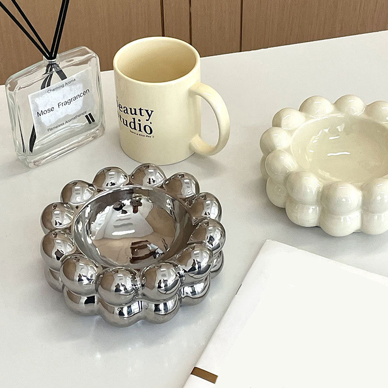 2023 New Creative Novelty Style Home Decorations Ceramic Ashtray with Candy Donut Shape Nordic Style Living Room Decor