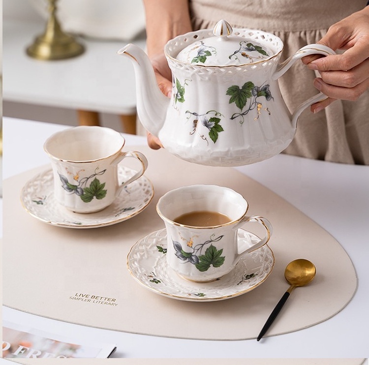 Ethiopian Retro Ceramic British High Tea Green Leaf Pattern Teapot Tea Cup Sauce With Golden Rim Vintage Coffee Tea Plate Set