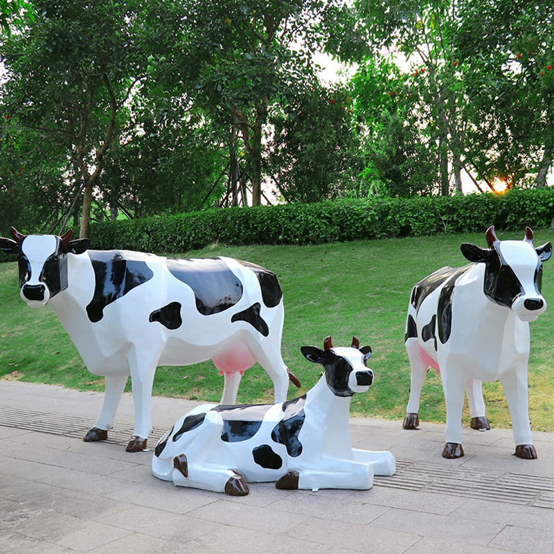 Jingujin Genuine fiberglass dairy cow sculpture Various colors life size fiberglass anime sculpture for art